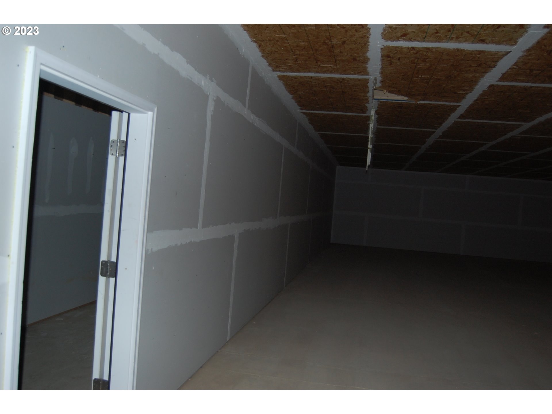 8850 Red Prairie Road Sheridan, OR 97378 - Photo 11 of 26 a view of utility room