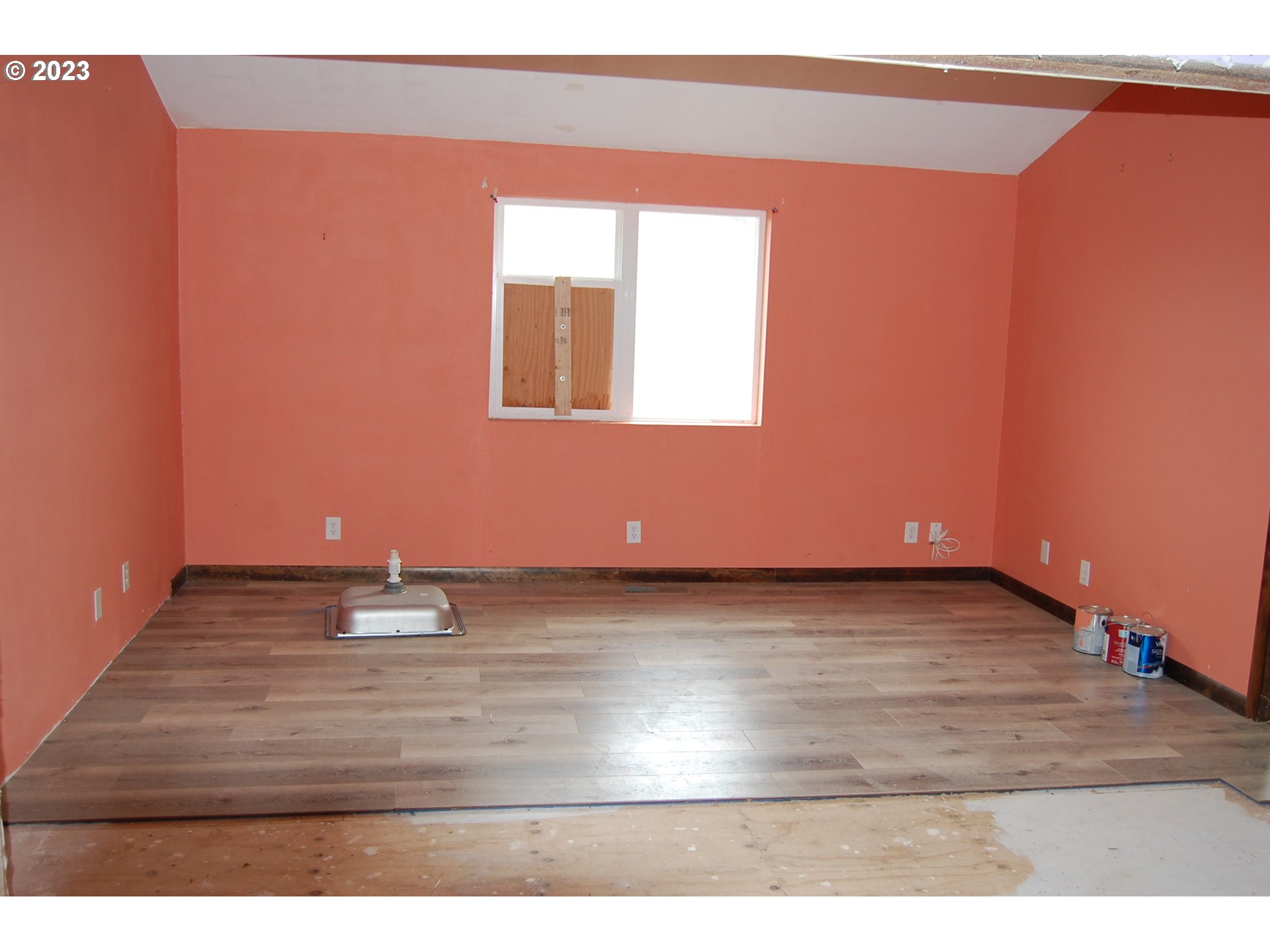 8850 Red Prairie Road Sheridan, OR 97378 - Photo 19 of 26 a view of empty room with wooden floor