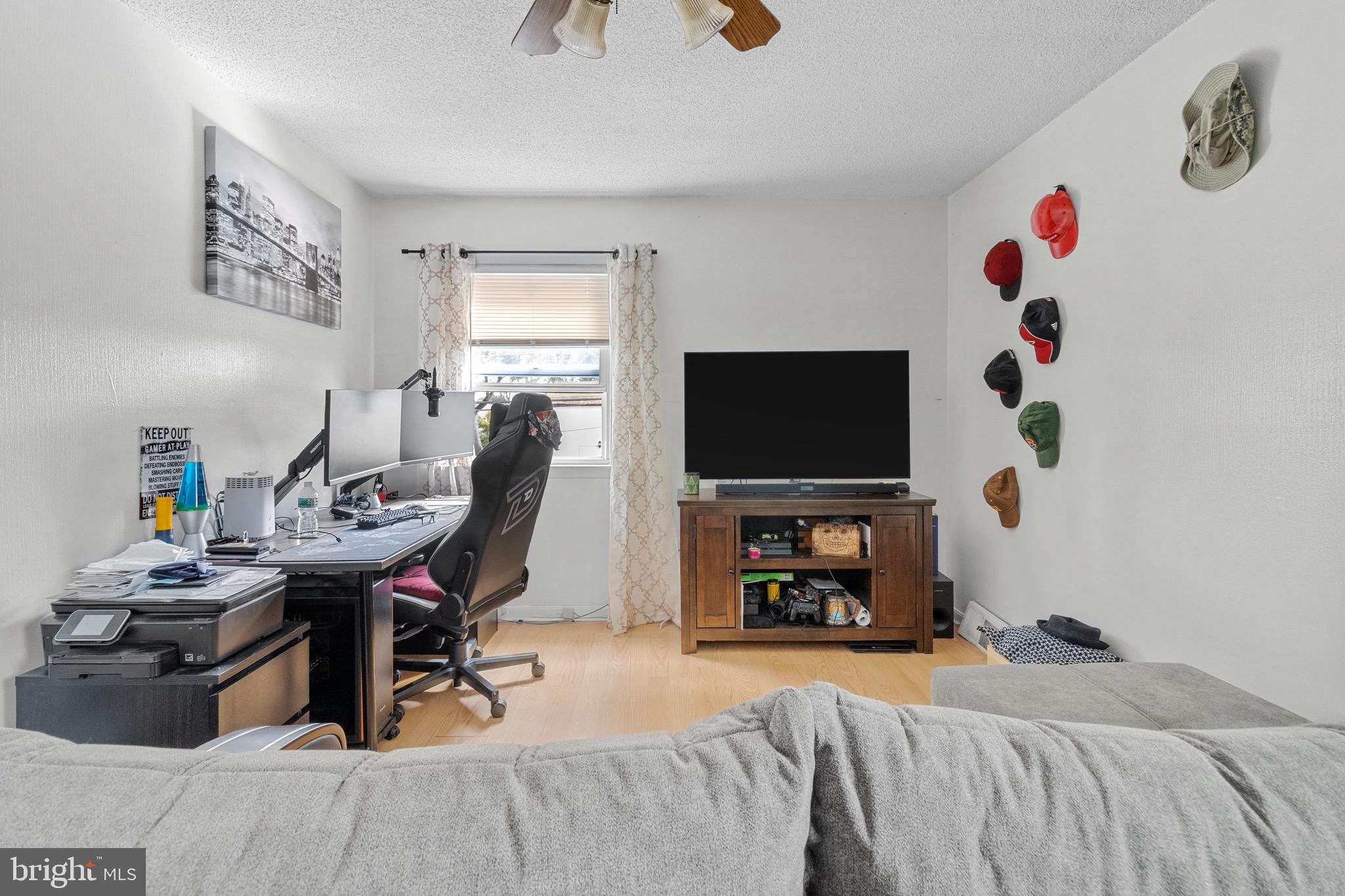 10165 Bridle Road Philadelphia, PA 19116 - Photo 11 of 31 Gallery Image 11