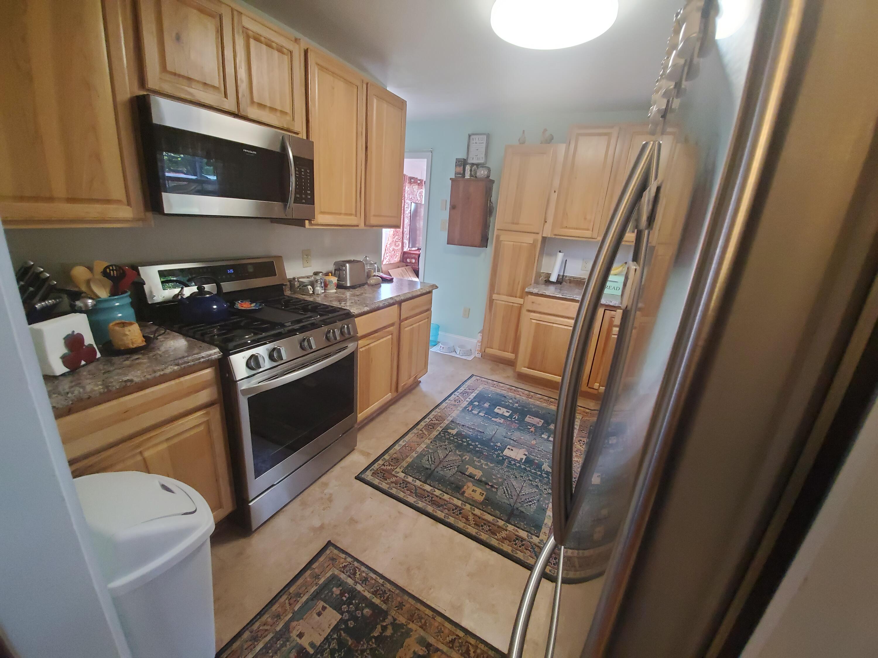 5138 Hazelridge Road Northwest Roanoke, VA 24012 - Photo 12 of 22 Kitchen