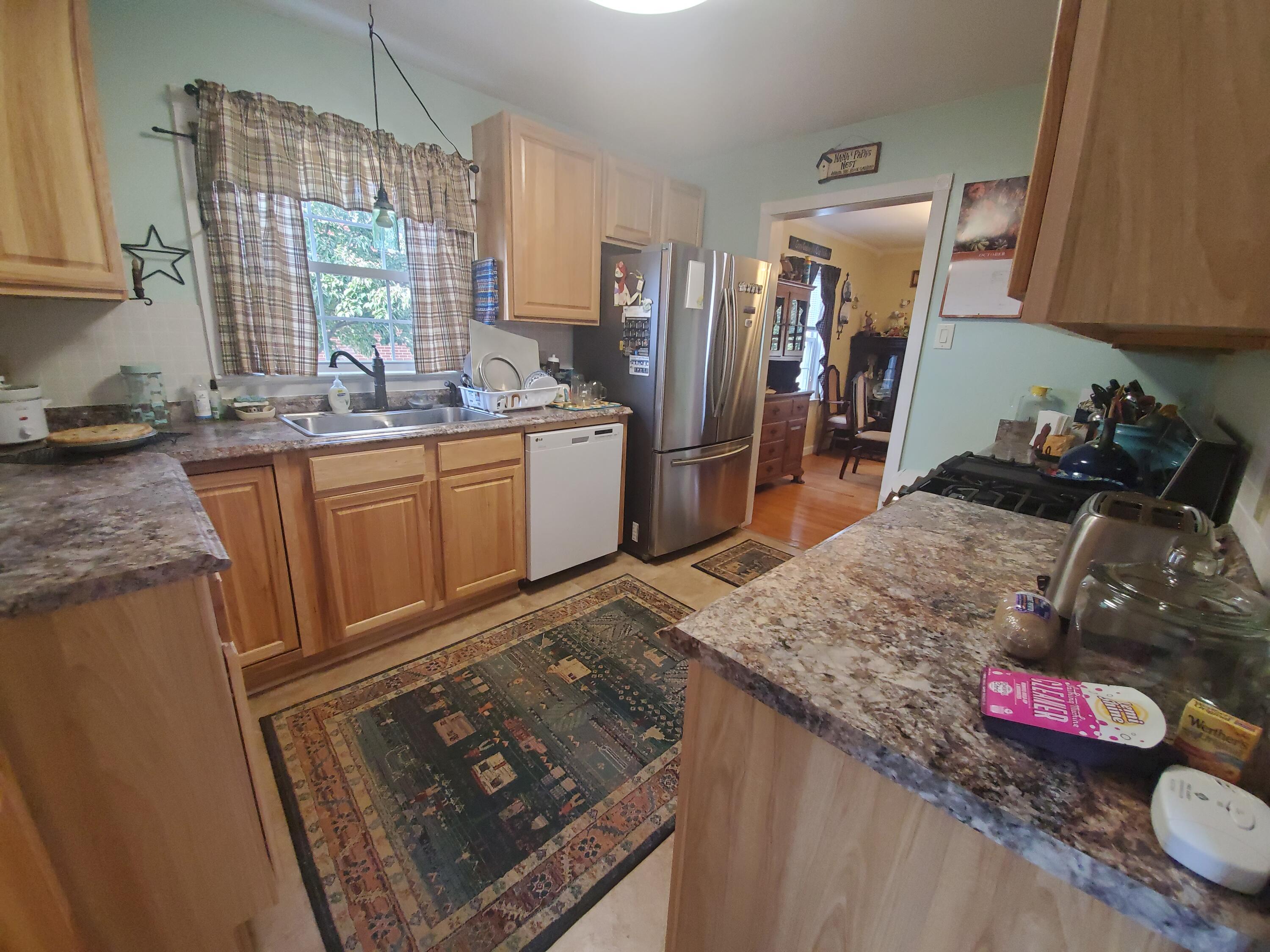 5138 Hazelridge Road Northwest Roanoke, VA 24012 - Photo 13 of 22 Kitchen