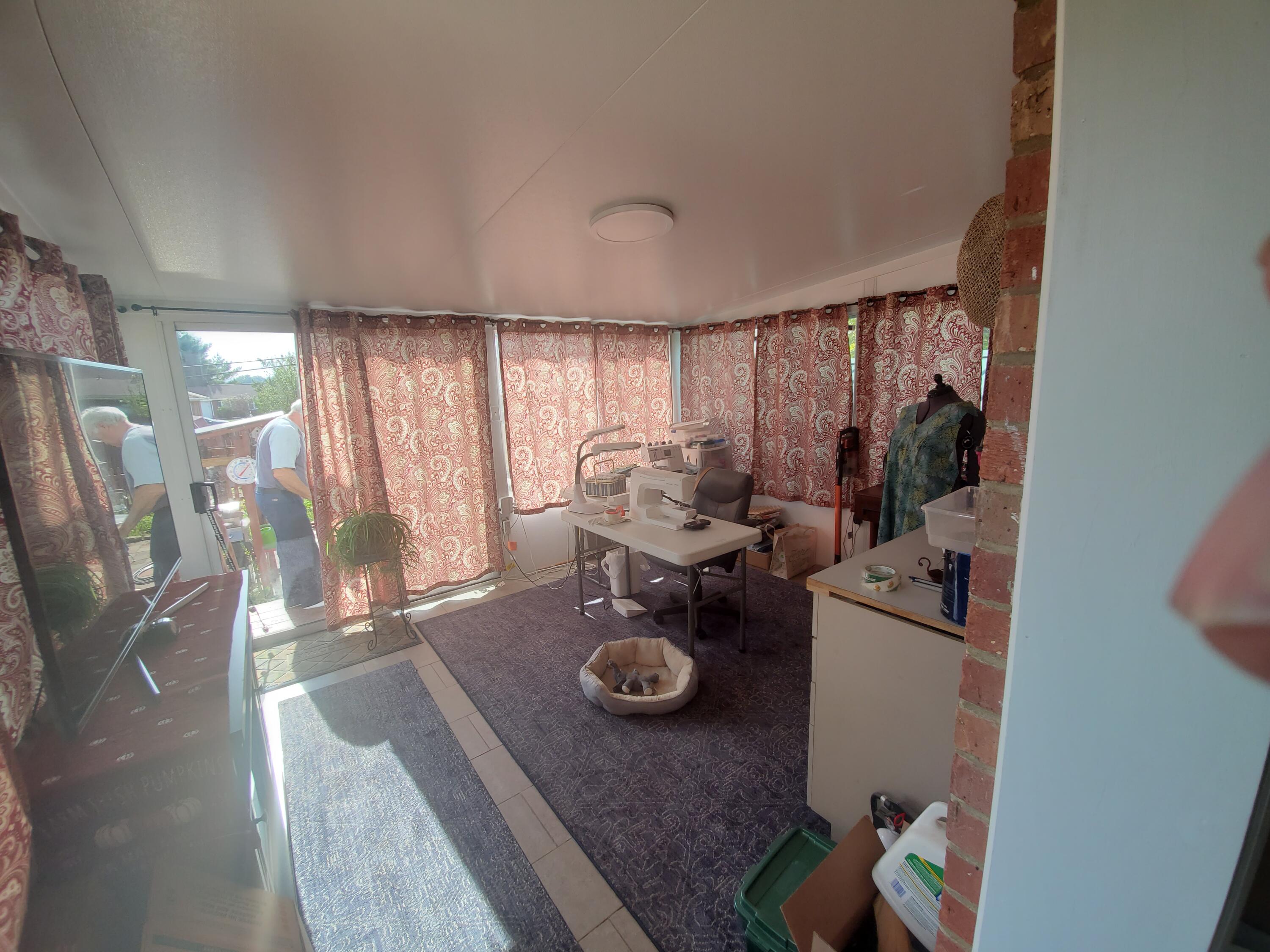5138 Hazelridge Road Northwest Roanoke, VA 24012 - Photo 14 of 22 Sun Room