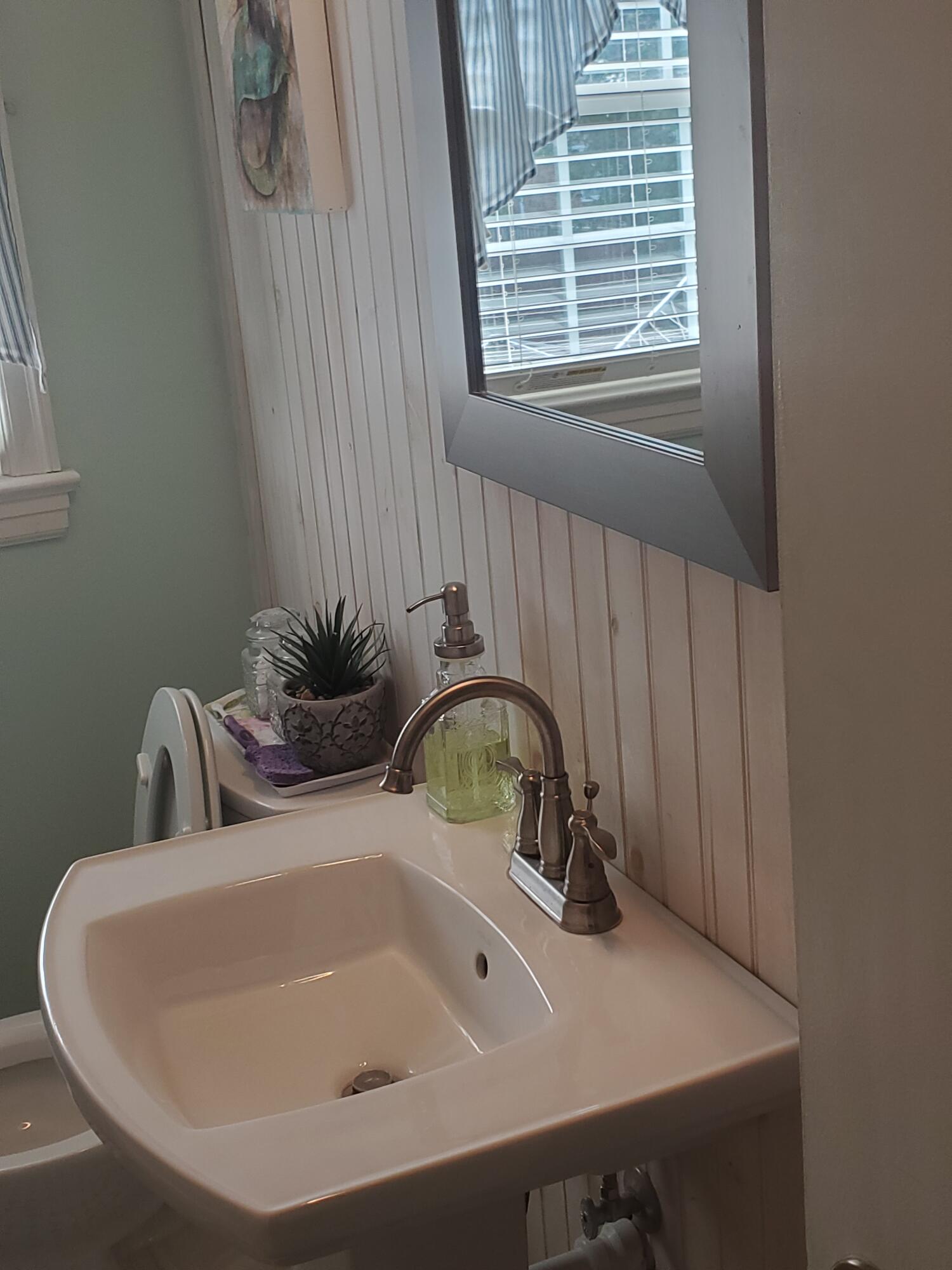 5138 Hazelridge Road Northwest Roanoke, VA 24012 - Photo 19 of 22 Bath room