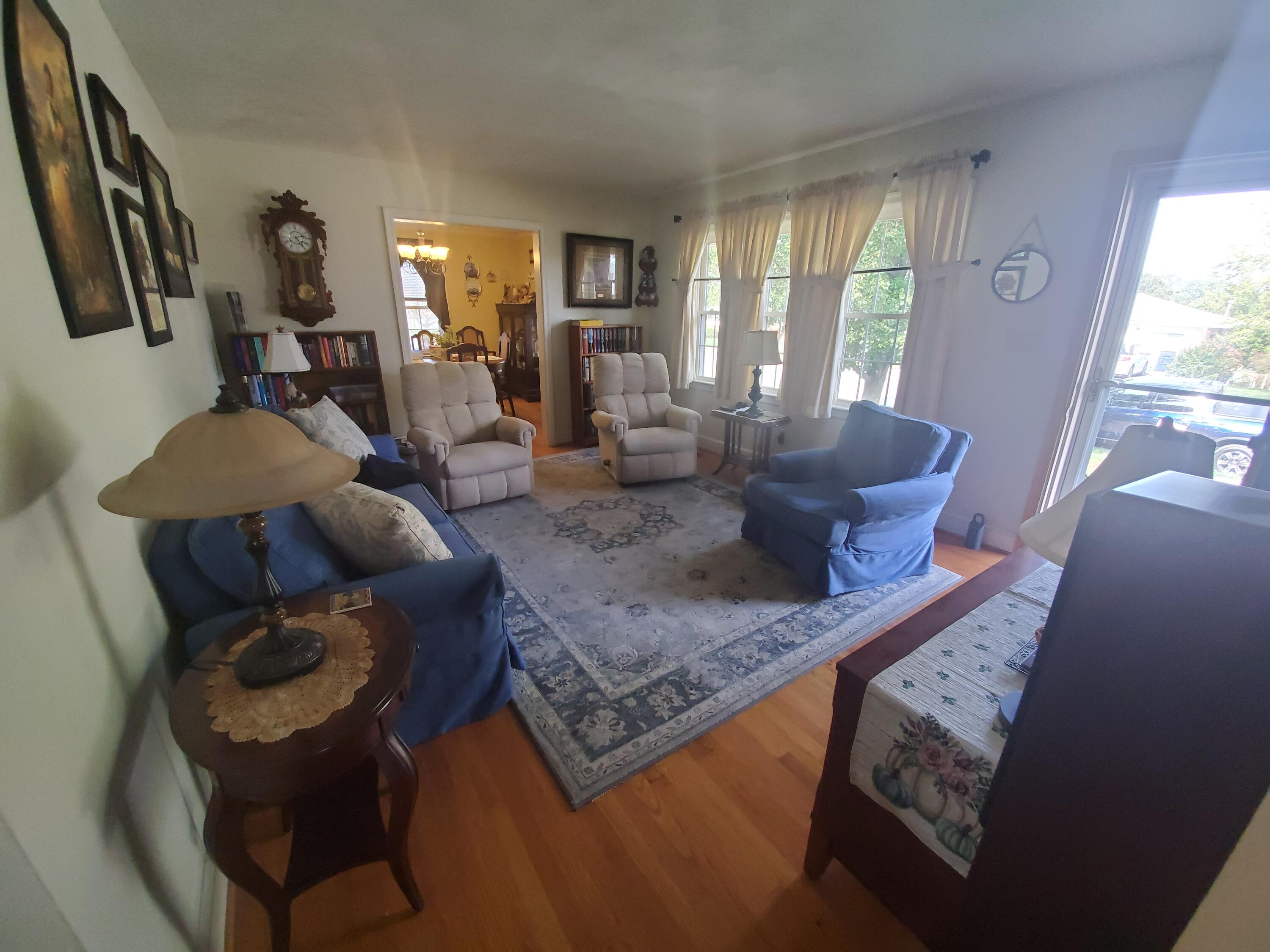 5138 Hazelridge Road Northwest Roanoke, VA 24012 - Photo 21 of 22 Living Room