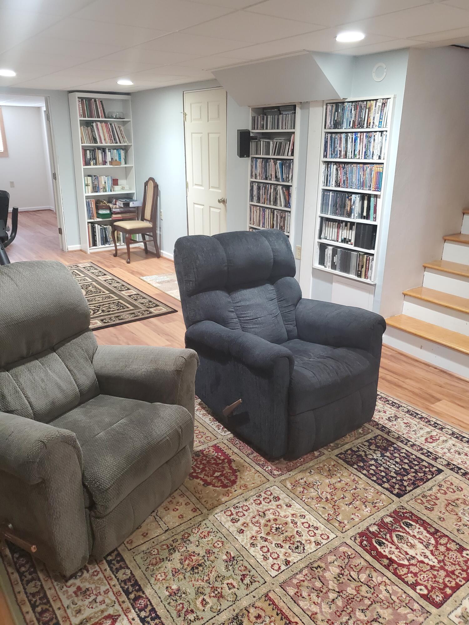 5138 Hazelridge Road Northwest Roanoke, VA 24012 - Photo 4 of 22 Family Room