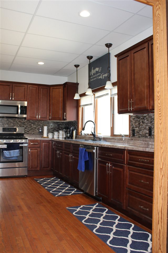 9635 South Shepherd Road Shepherd, MI 48883 - Photo 5 of 44 1887480-4.JPG