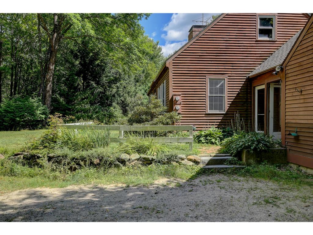 392 Dennison Pond Road Francestown, NH 03043 - Photo 6 of 27