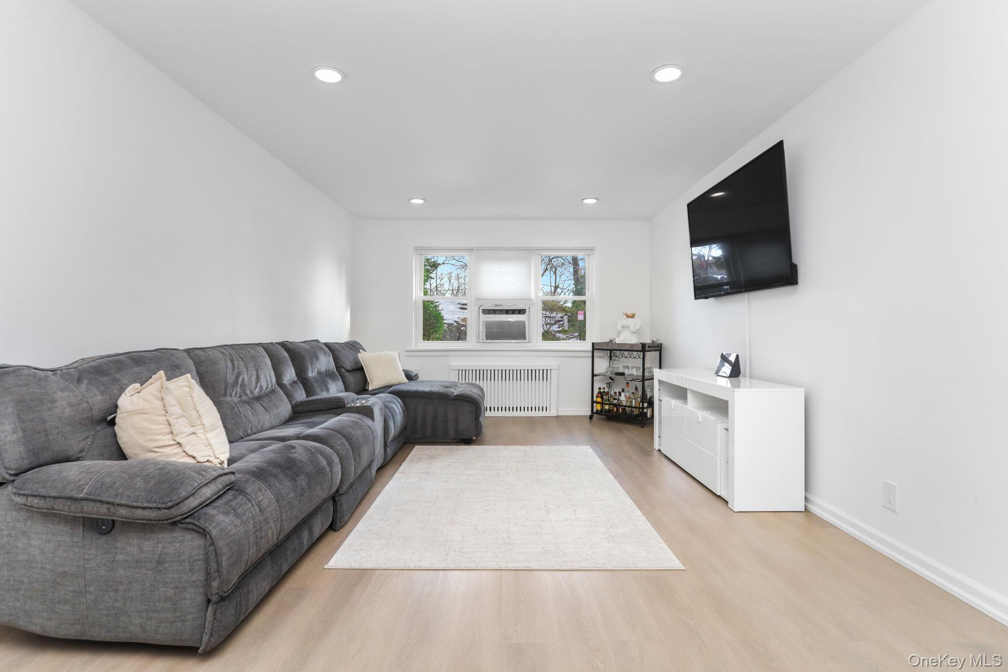 450 Pelham Road, Unit 1C New Rochelle, NY 10805 - Photo 1 of 16