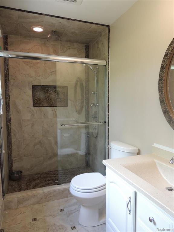 642 Baker Street Rochester Hills, MI 48307 - Photo 13 of 20