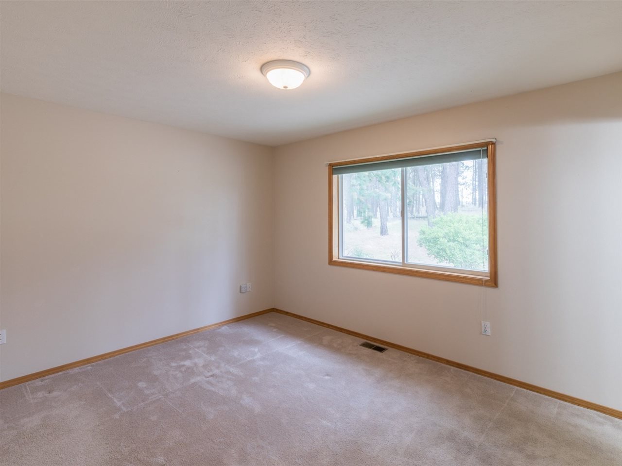 1205 West White Road Spokane, WA 99224 - Photo 9 of 20