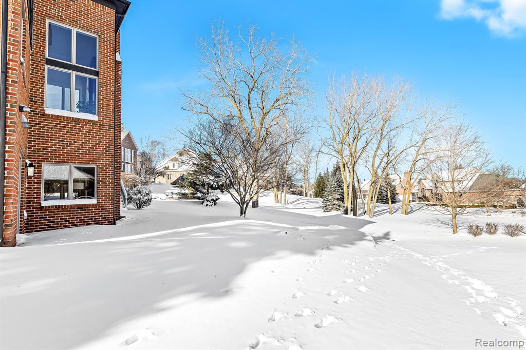 714 Wellington Circle Rochester, MI 48309 - Photo 8 of 79