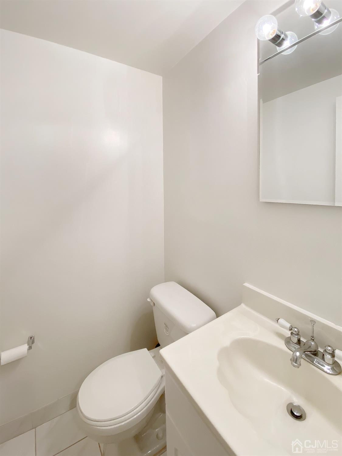 2005 Ridgeview Court Sayreville, NJ 08859 - Photo 13 of 13 Gallery Image 13