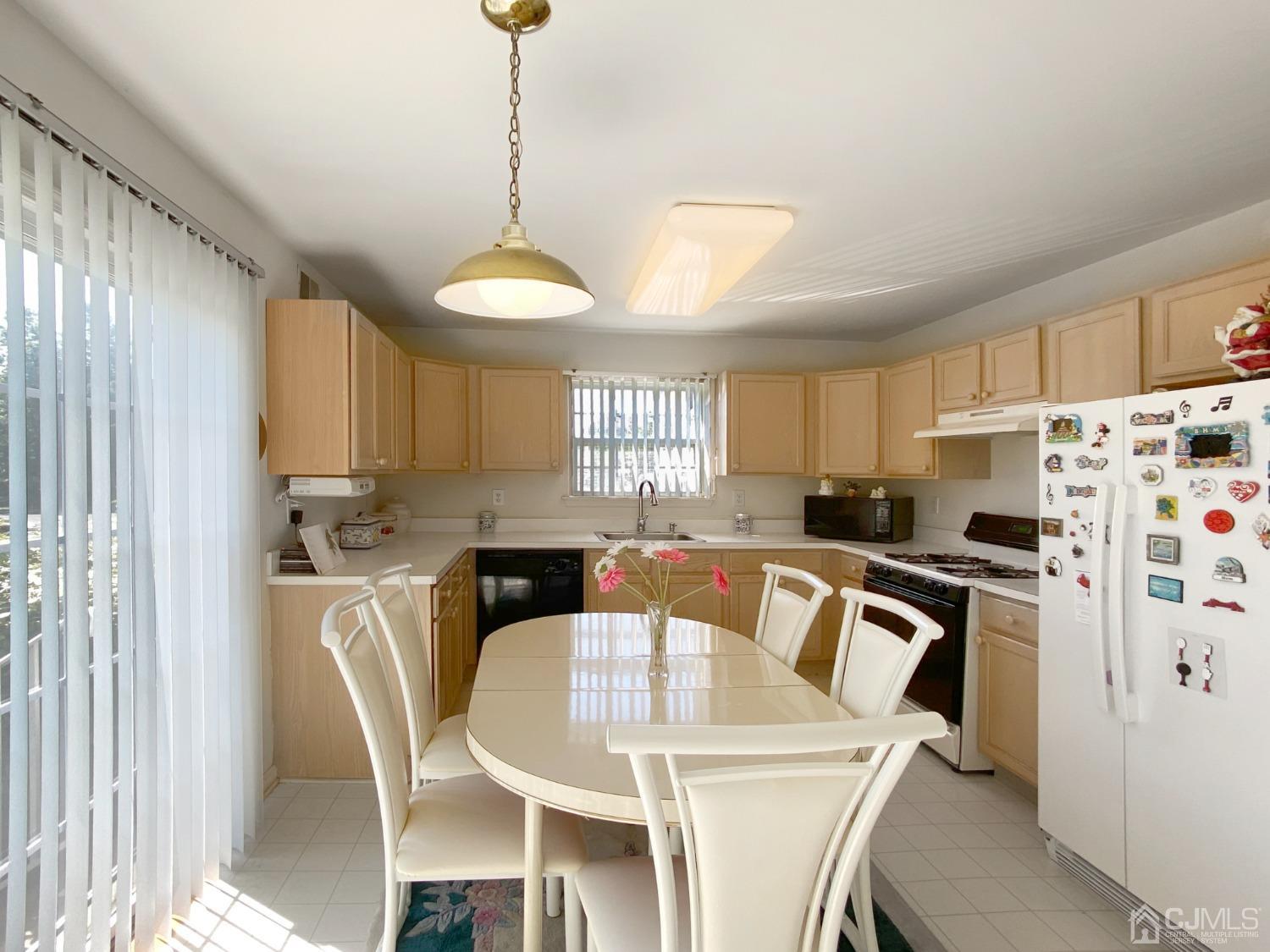 2005 Ridgeview Court Sayreville, NJ 08859 - Photo 5 of 13 Gallery Image 5