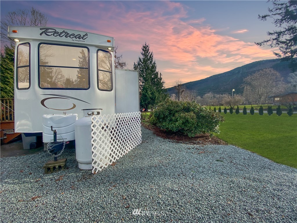 23561 Cove Road Sedro-Woolley, WA 98284 - Photo 6 of 40 Gallery Image 6