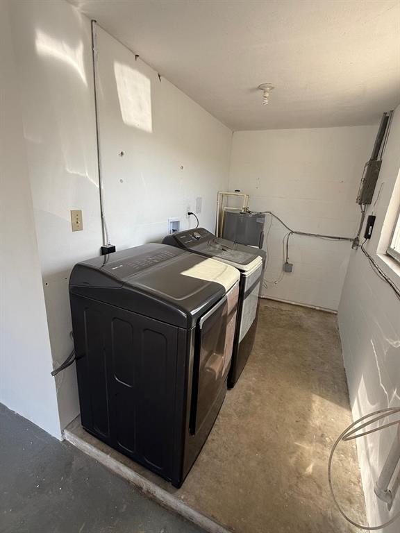 7808 Talisman Drive Port Richey, FL 34668 - Photo 20 of 20 a utility room with dryer and washer