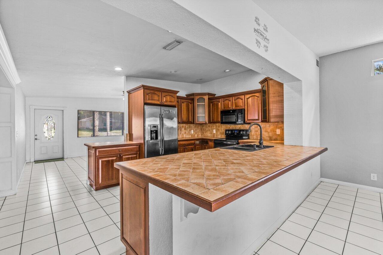 1815 High Ridge Road Lake Worth, FL 33461 - Photo 12 of 29 012-1815HighRidgeRoad-LakeWorth-FL-33461