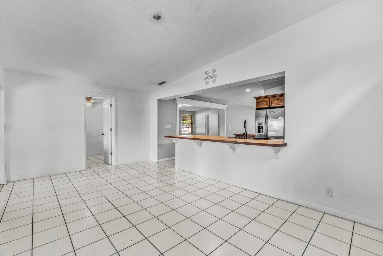 1815 High Ridge Road Lake Worth, FL 33461 - Photo 14 of 29 014-1815HighRidgeRoad-LakeWorth-FL-33461