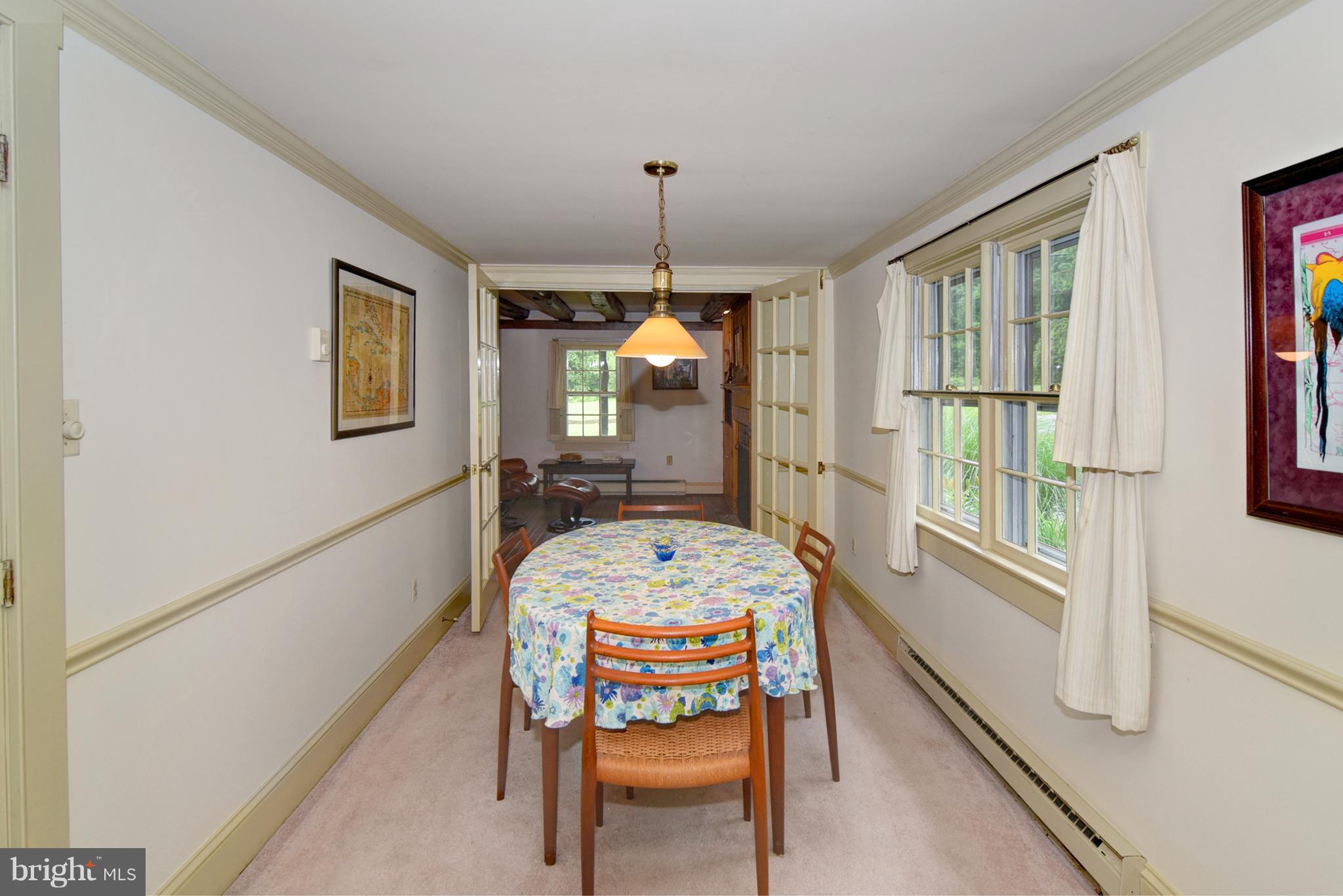 15 Oldfield Point Road Elkton, MD 21921 - Photo 5 of 24 Lots of natural sunlight, chair molding