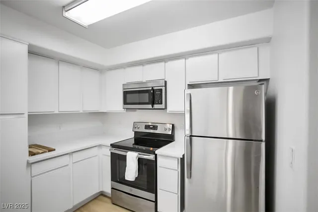 $1,600 | 2300 East Silverado Ranch Boulevard, Unit 2084, Las Vegas, NV 89123