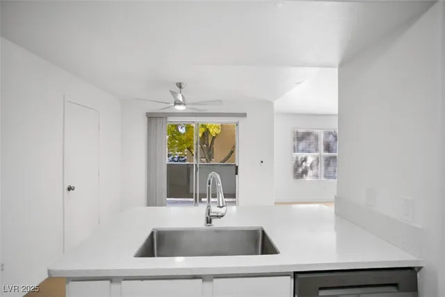 $1,600 | 2300 East Silverado Ranch Boulevard, Unit 2084, Las Vegas, NV 89123