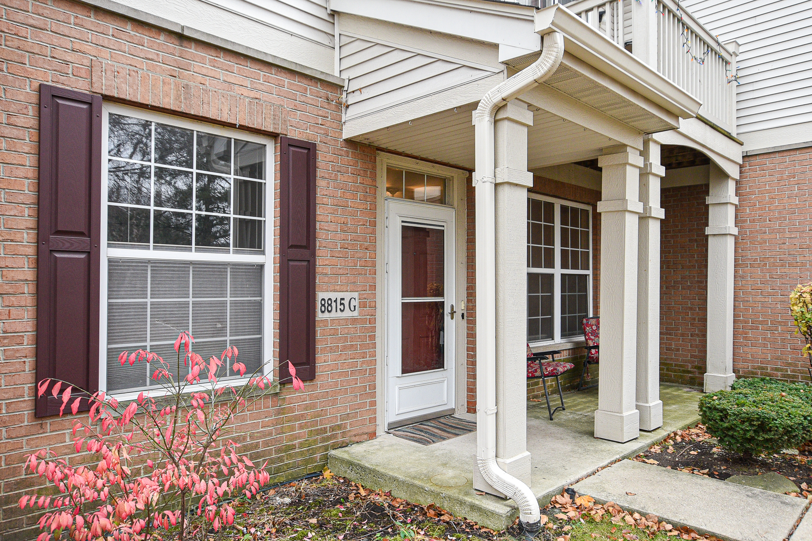8815 Concord Lane, Unit G Justice, IL 60458 - Photo 27 of 27 a front view of a house