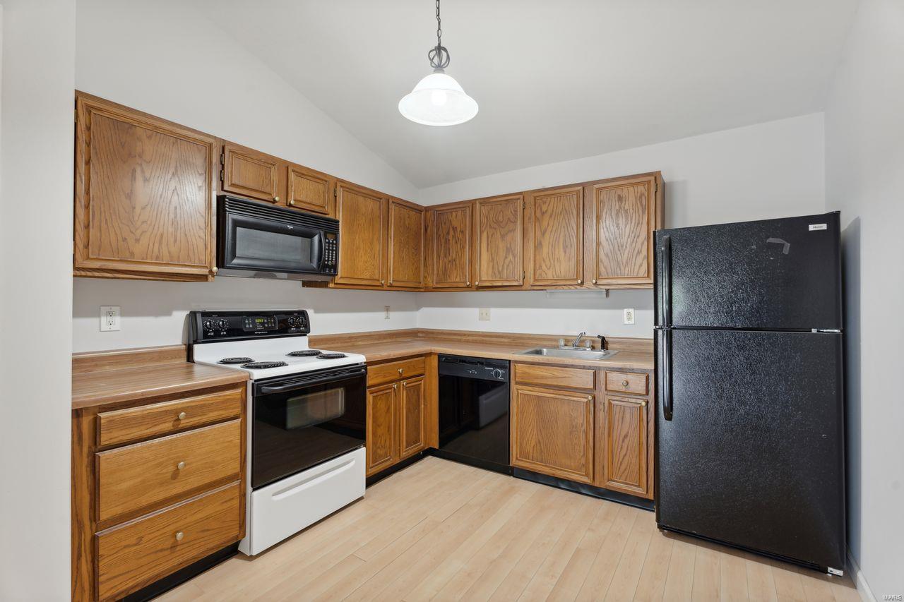 725 Ridgeside Drive, Unit K Ballwin, MO 63021 - Photo 5 of 14