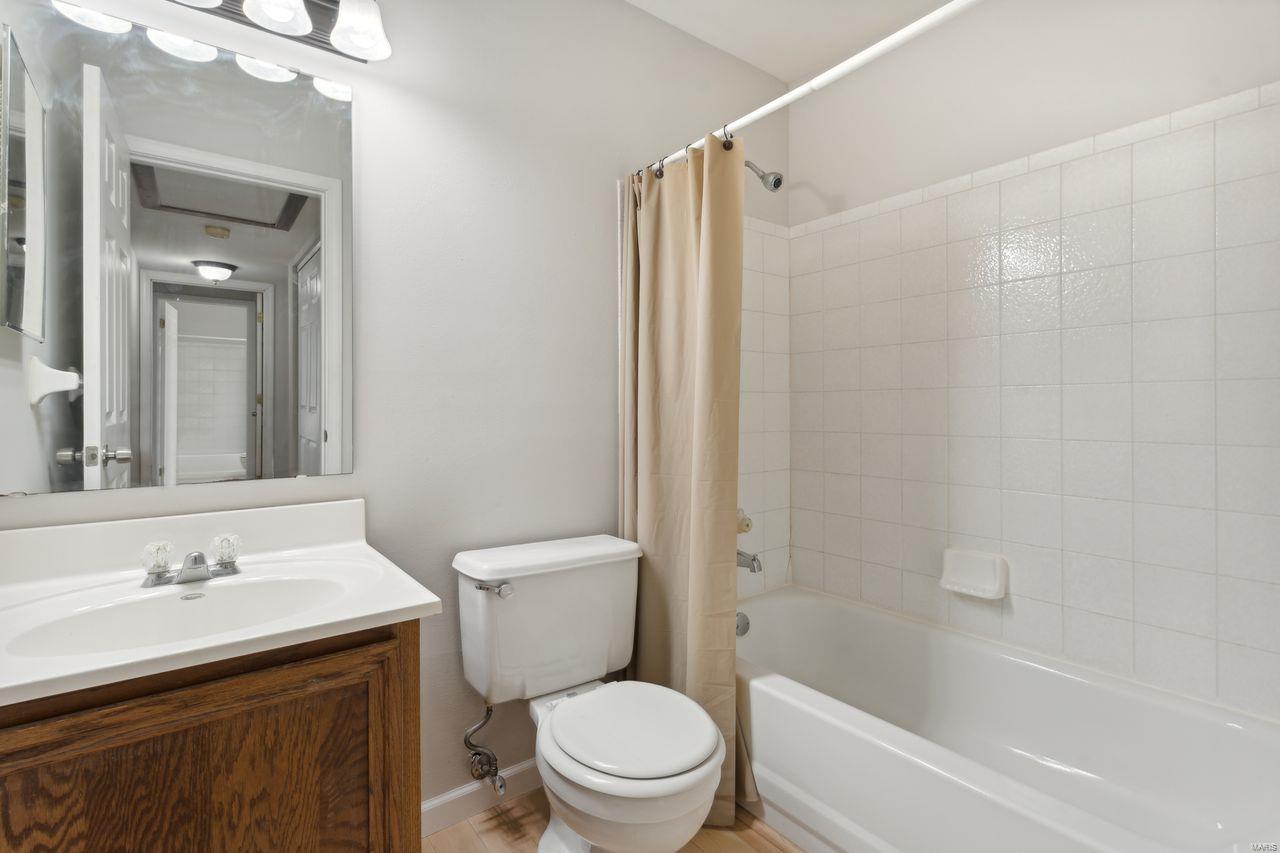 725 Ridgeside Drive, Unit K Ballwin, MO 63021 - Photo 9 of 14