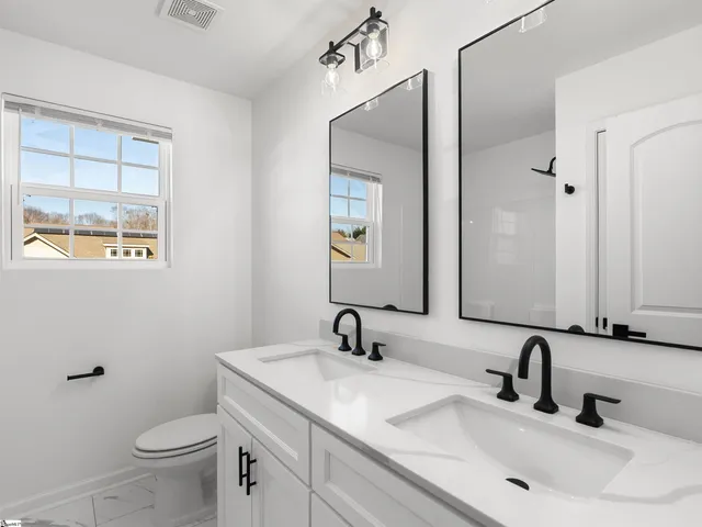 $295,000 | 224 Hotchkiss Lane, Duncan, SC 29334