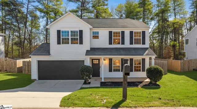 $295,000 | 224 Hotchkiss Lane, Duncan, SC 29334