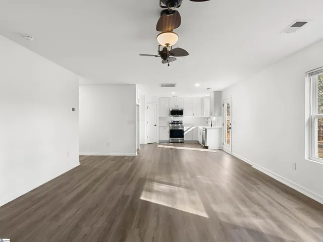 $295,000 | 224 Hotchkiss Lane, Duncan, SC 29334