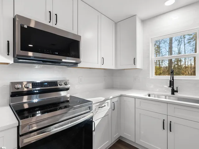 $295,000 | 224 Hotchkiss Lane, Duncan, SC 29334