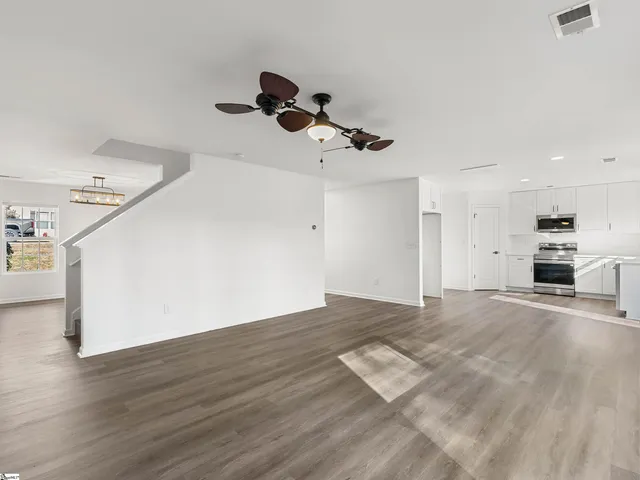 $295,000 | 224 Hotchkiss Lane, Duncan, SC 29334