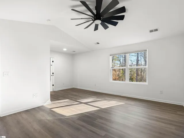 $295,000 | 224 Hotchkiss Lane, Duncan, SC 29334