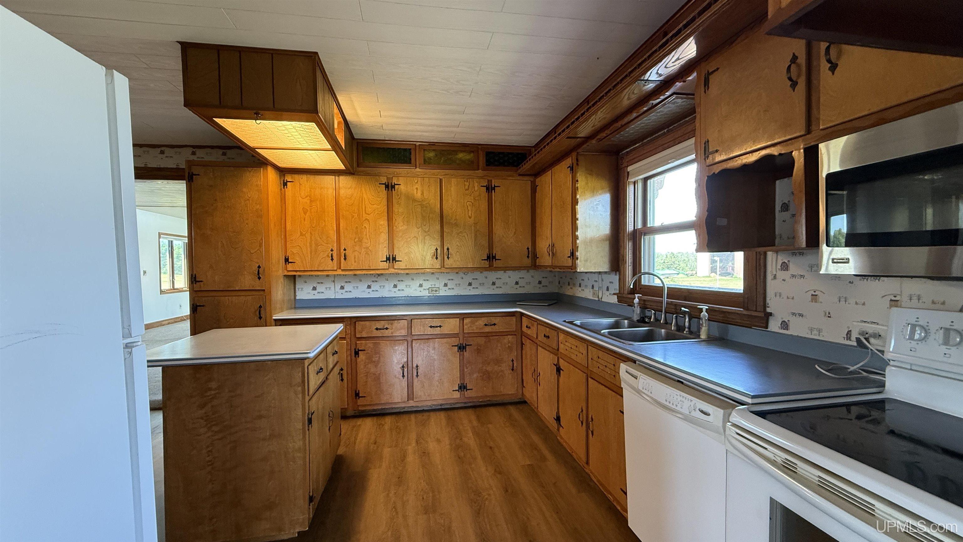 E4446 Orchard Road Ironwood, MI 49938 - Photo 13 of 90