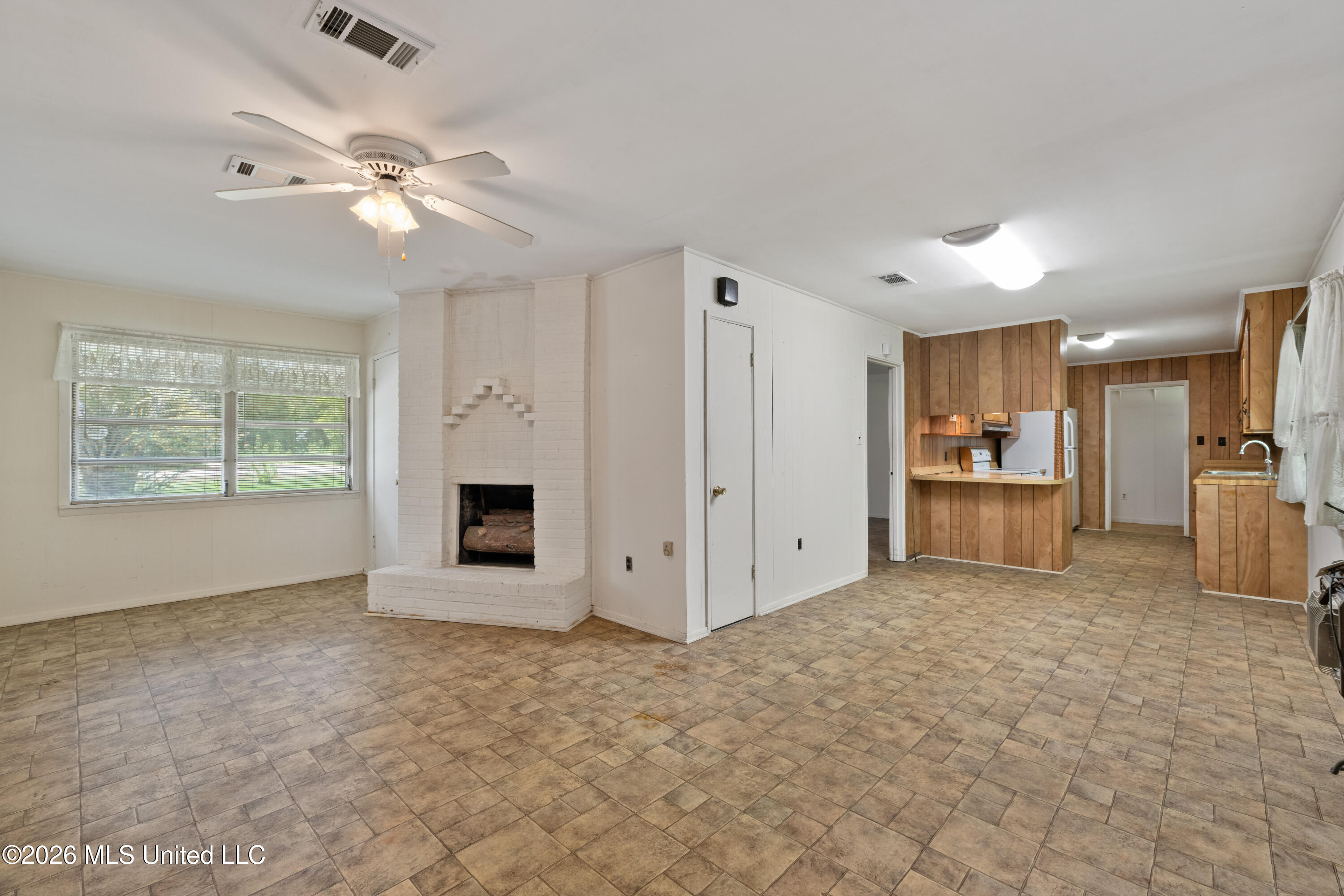 324 Peps Point Road Hattiesburg, MS 39401 - Photo 12 of 38 324_Peps_Point_Rd-12