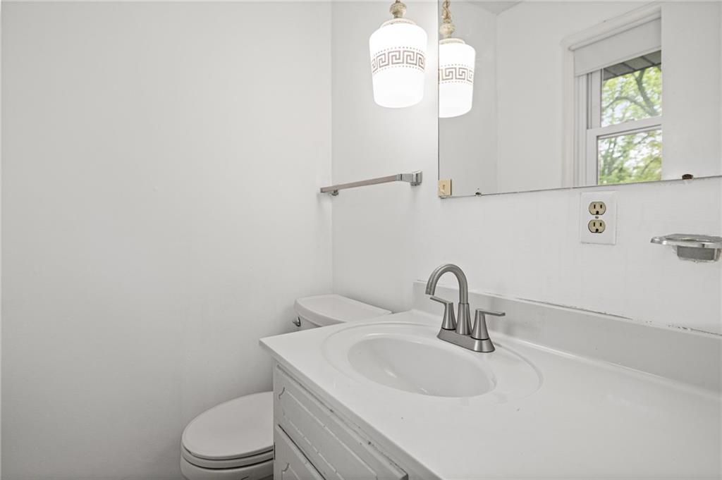 863 Kendall Road Peculiar, MO 64078 - Photo 10 of 29