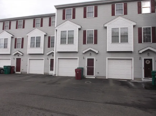 $2,750 | 933 Varnum Avenue, Unit 3, Lowell, MA 01854