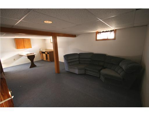 1113 Chase Road Bangor, ME 04401 - Photo 14 of 17 Den/Family/Great Room.