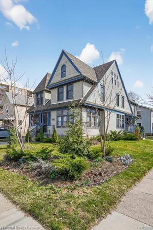$350,000 | 427 West Shiawassee Street, Lansing, MI 48933