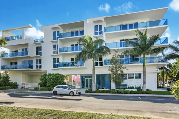 $2,600 | 1 South Palmway, Unit #404, Lake Worth Beach, FL 33460