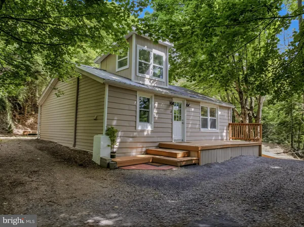 $250,000 | 64 Hobday Lane, Berkeley Springs, WV 25411