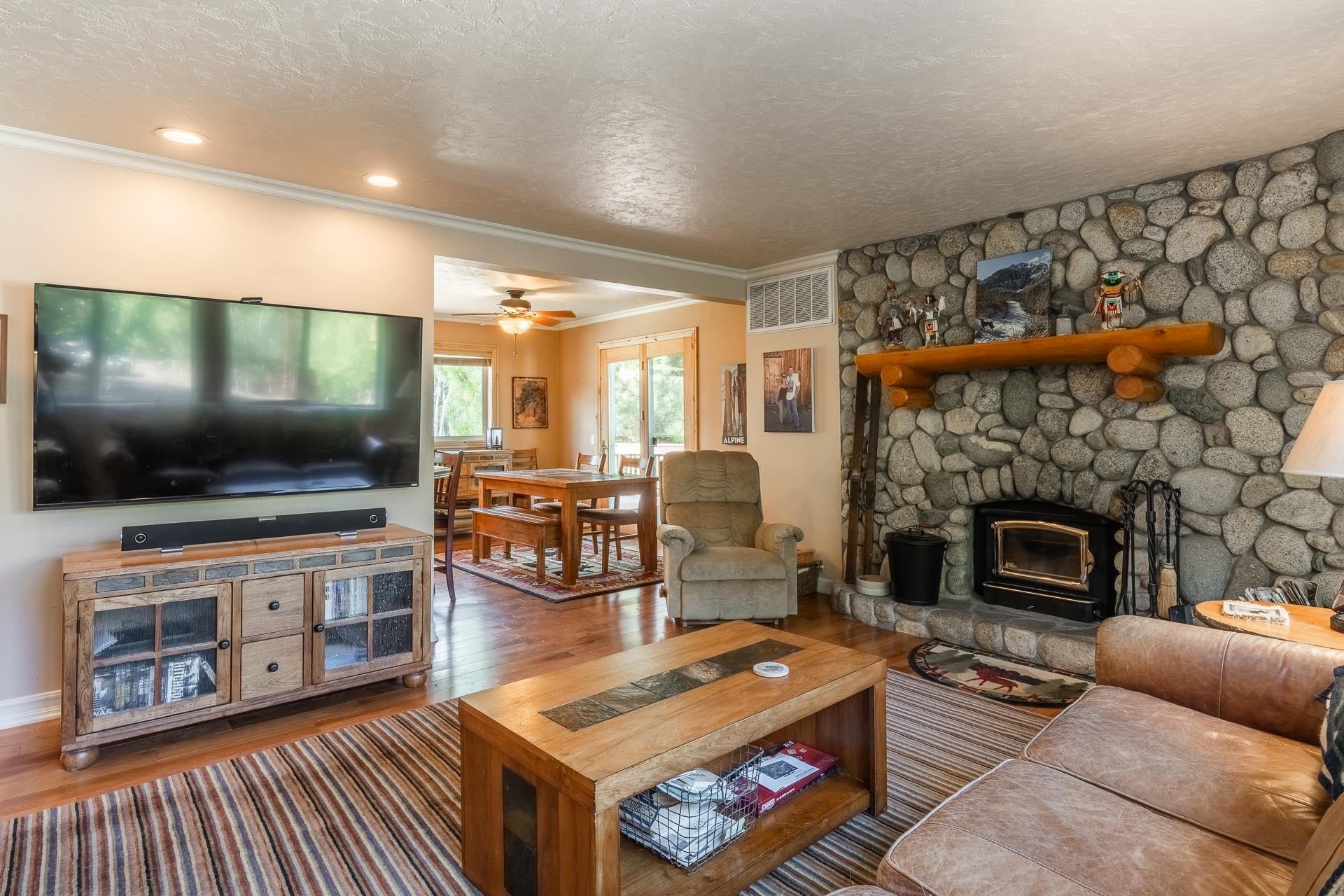 831 Juniper Drive Crowley Lake, CA 93546 - Photo 4 of 50