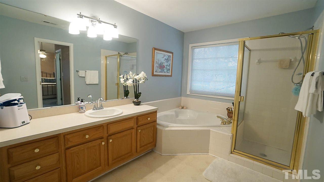 8301 Hempshire Place, Unit 101 Raleigh, NC 27613 - Photo 18 of 28 Gallery Image 18