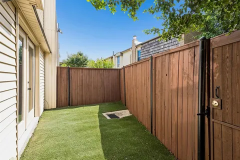 $235,000 | 2702 Douglas Avenue, Unit 127, Dallas, TX 75219