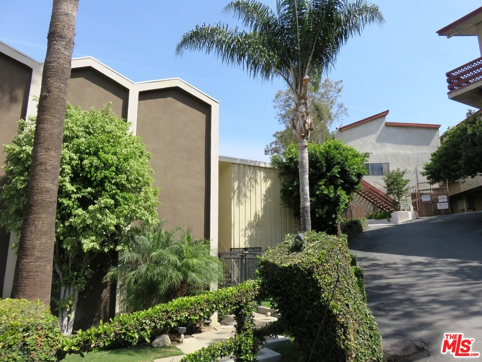 1523 East Windsor Road, Unit 208A Glendale, CA 91205 - Photo 17 of 23