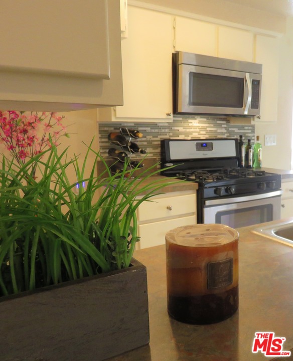 1523 East Windsor Road, Unit 208A Glendale, CA 91205 - Photo 5 of 23