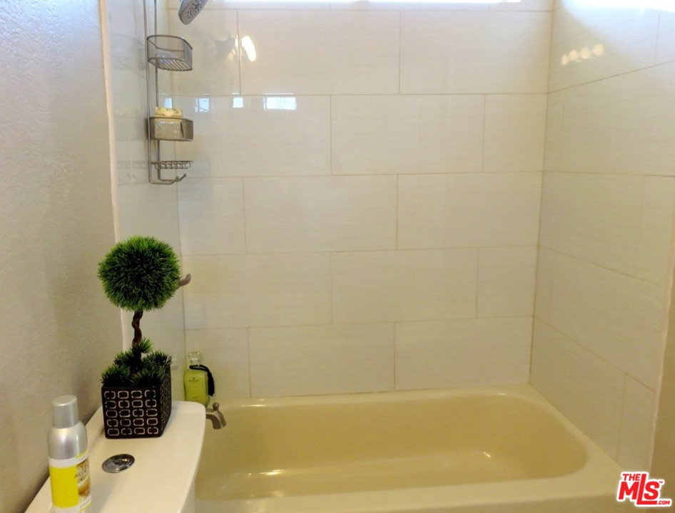 1523 East Windsor Road, Unit 208A Glendale, CA 91205 - Photo 9 of 23