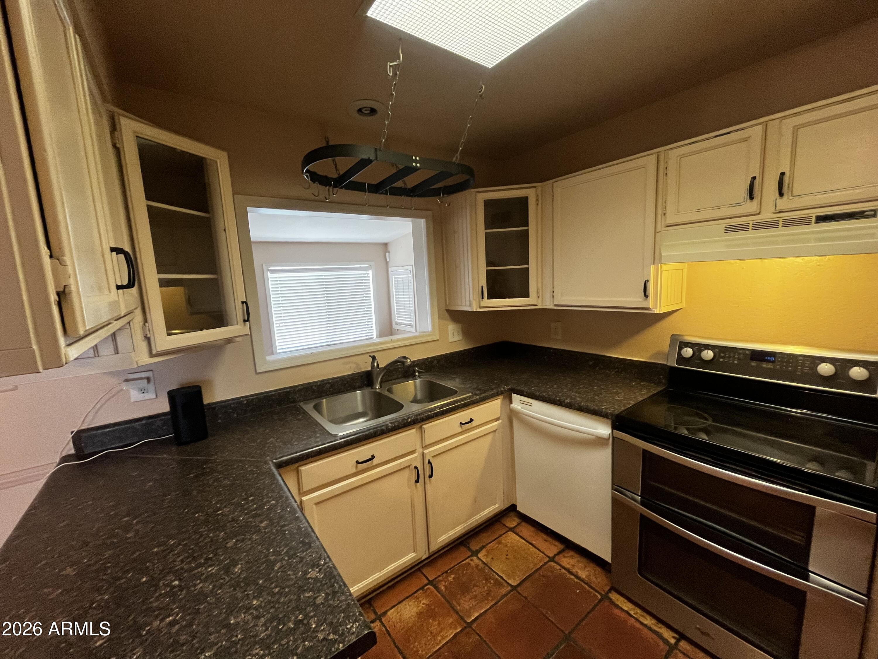 5922 West Hearn Road Glendale, AZ 85306 - Photo 15 of 45 IMG_3146