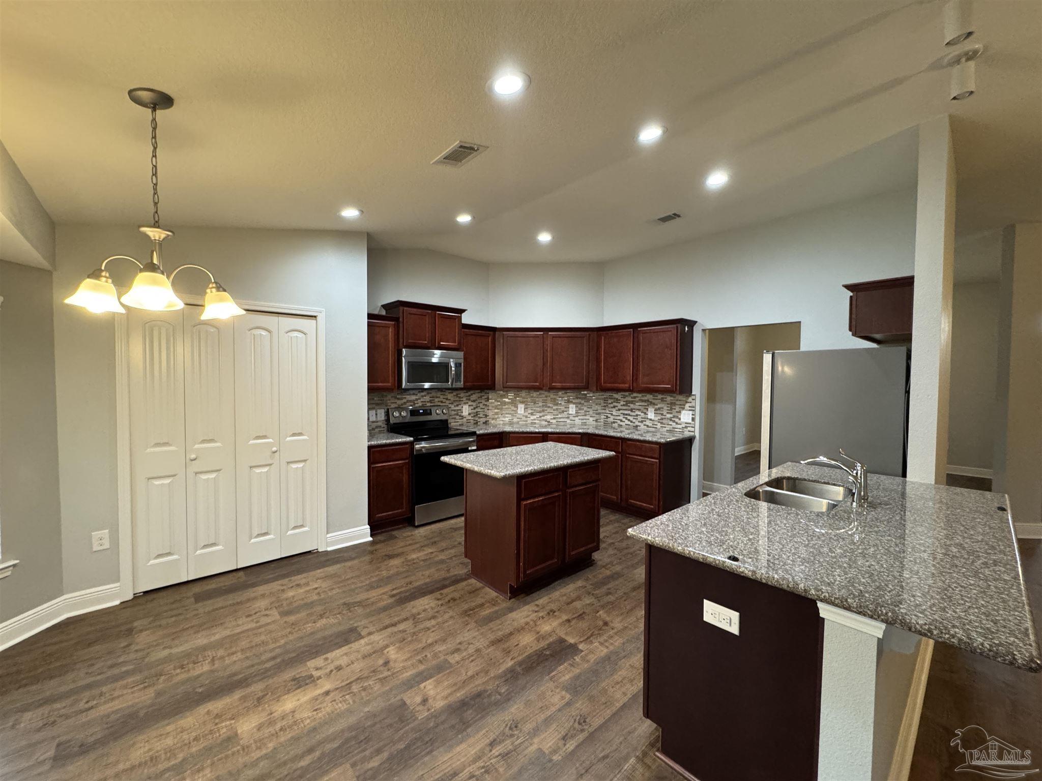 5529 Cane Syrup Circle Pace, FL 32571 - Photo 7 of 31