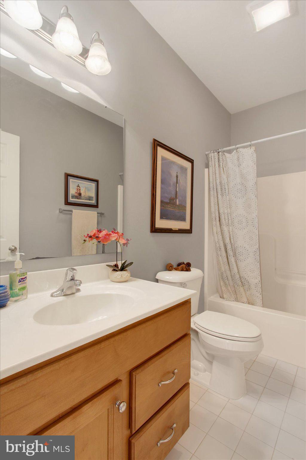 131 Fairplay Road Gettysburg, PA 17325 - Photo 23 of 38 Charming bathroom with modern touches.